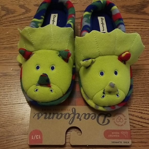 dearfoams Other - Dearfoam dinosaur slippers NWT size 13/1